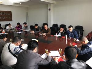 房總集團(tuán)第一、第二黨支部開展支部納新和學(xué)習(xí)十九大專題會(huì)議